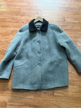 Bromley Collection Women’s 16P Gray Wool Blend Coat Button Front